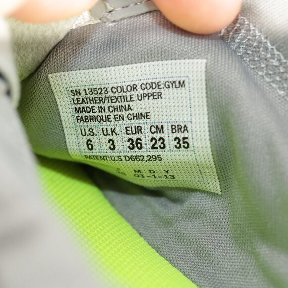 Skechers Womens Go Walk Running Shoe Size 6  Gray Neon Yellow Sneaker Trainers - Picture 10 of 12